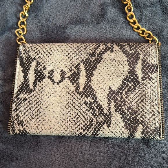 Snake Print Envelope style crossbody with gold chain - Picture 3 of 3